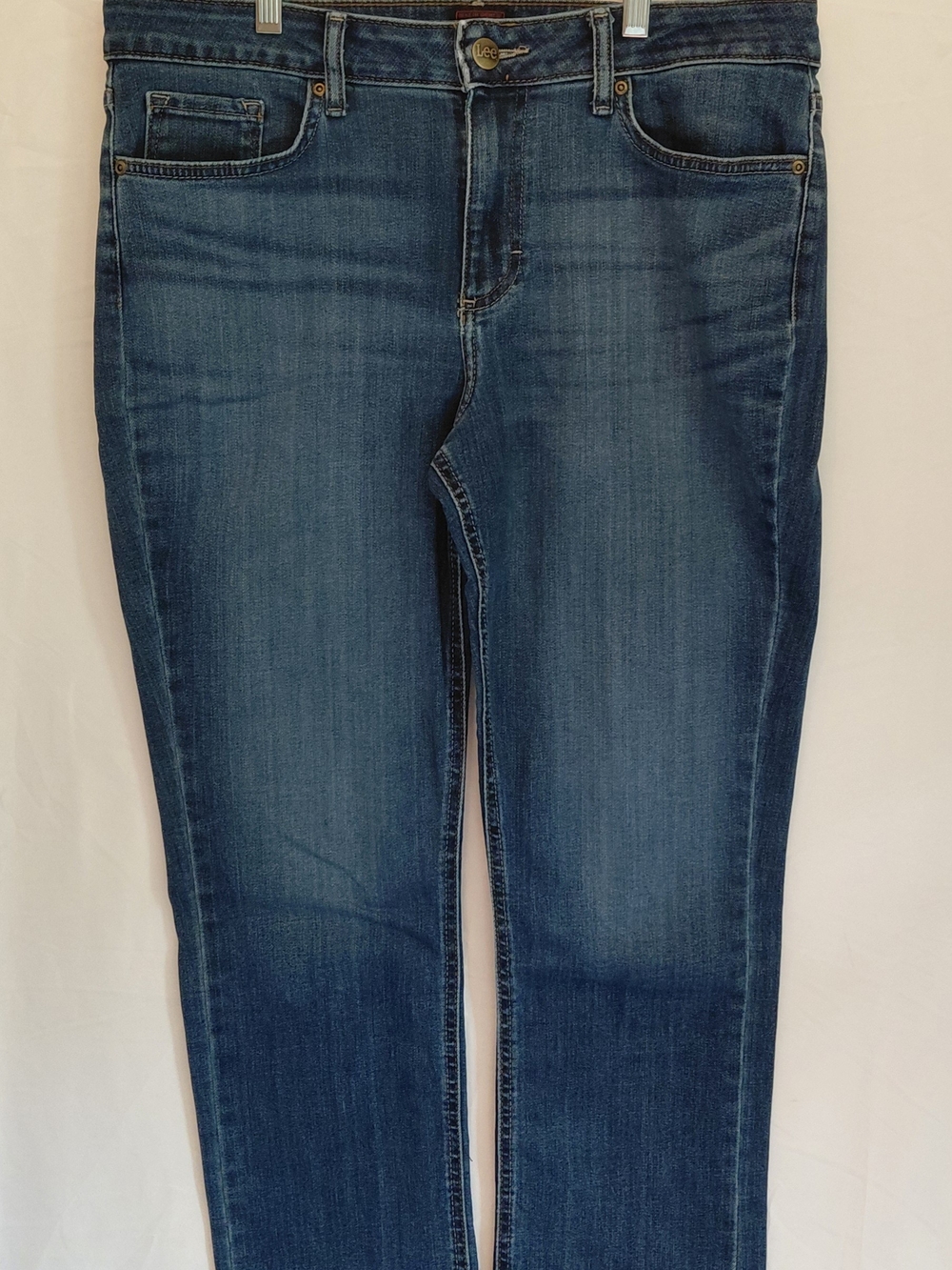 Lee Straight Leg Women’s Jeans in Medium Blue Wash